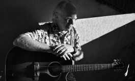 Miguel Cantilo presenta su nuevo disco-libro, Corazón acústico