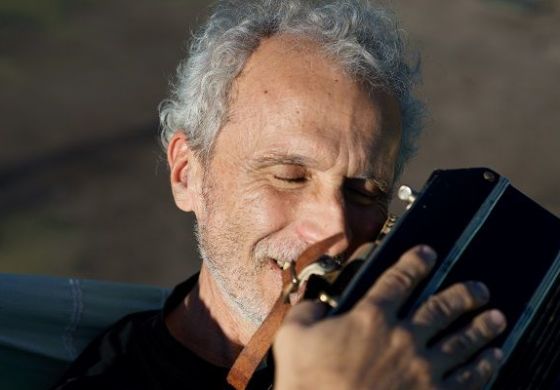 Antes de su gira por Europa, el bandoneonista Gabriel Rivano presenta Tango Feliz